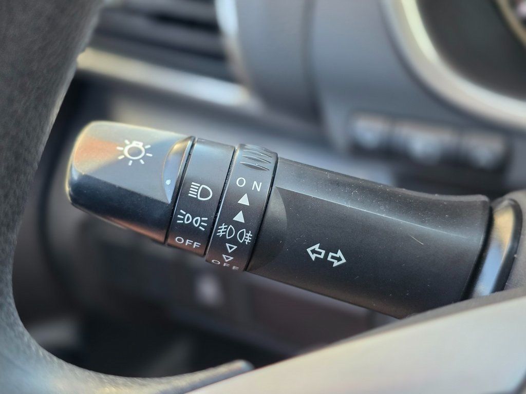 2019 Mitsubishi Eclipse Cross LE - 22981152 - 37