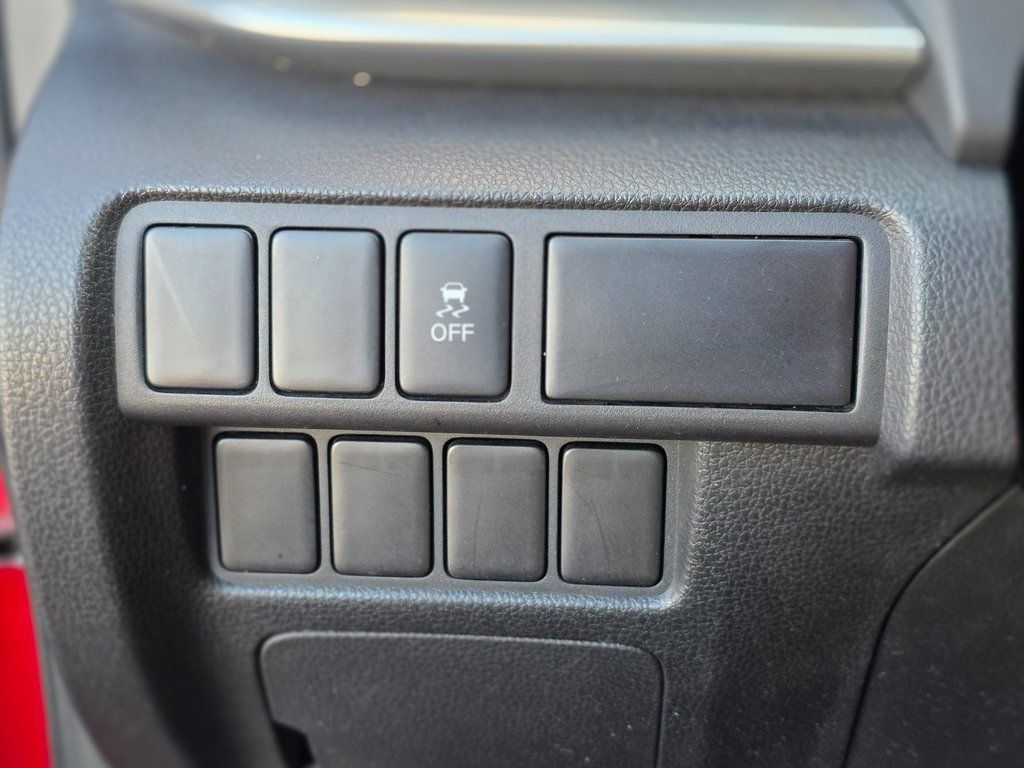 2019 Mitsubishi Eclipse Cross LE - 22981152 - 39