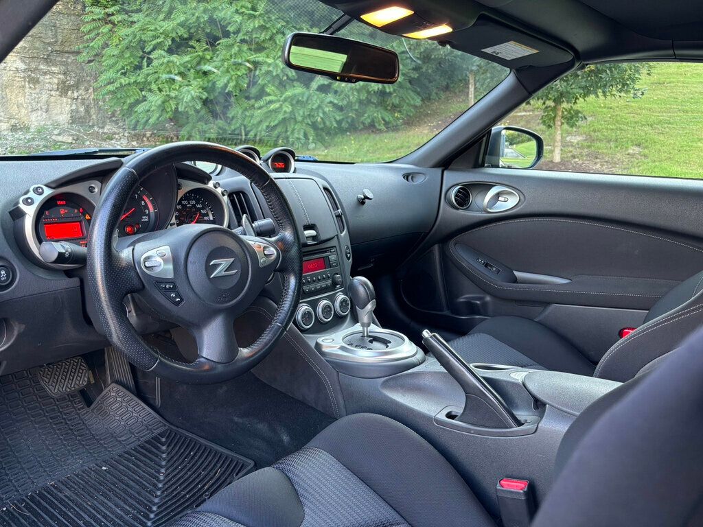 2019 Nissan 370Z Base Nismo photo 3