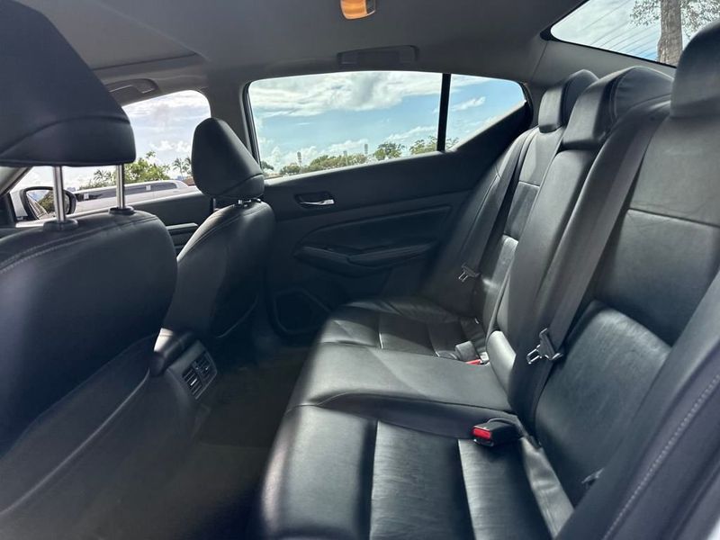 2019 Nissan Altima 2.5 SL Sedan - 22926969 - 14