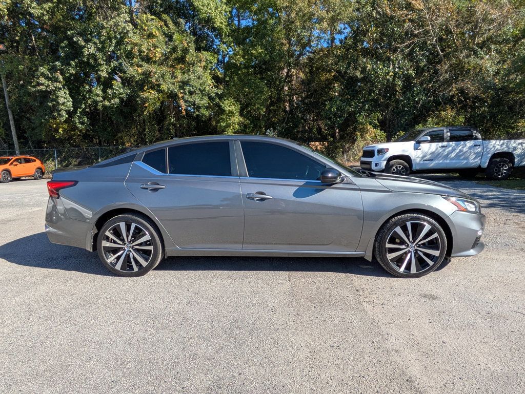2019 Nissan Altima 2.5 SR photo 2