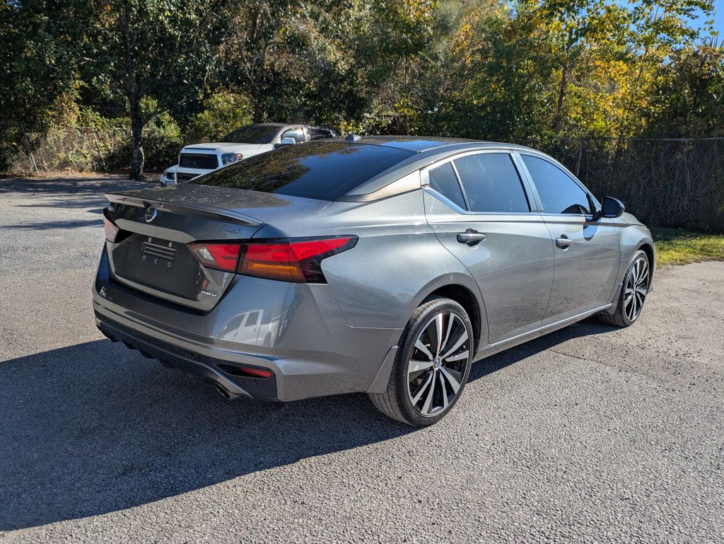 2019 Nissan Altima 2.5 SR photo 3