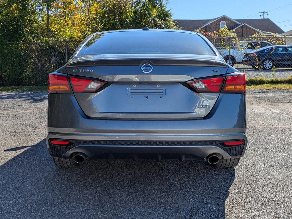 2019 Nissan Altima 2.5 SR photo 4