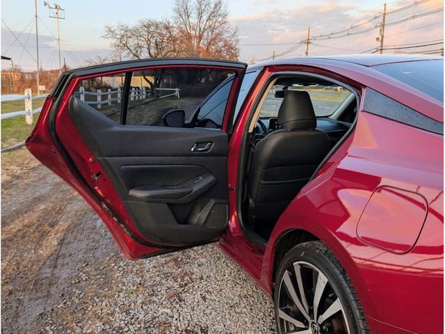 2019 Nissan Altima 2.5 SR AWD Sedan - 22952339 - 9