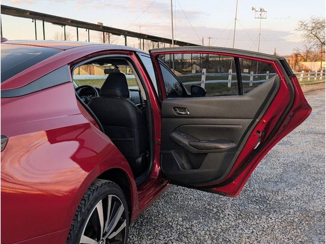 2019 Nissan Altima 2.5 SR AWD Sedan - 22952339 - 11