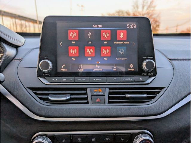 2019 Nissan Altima 2.5 SR AWD Sedan - 22952339 - 24