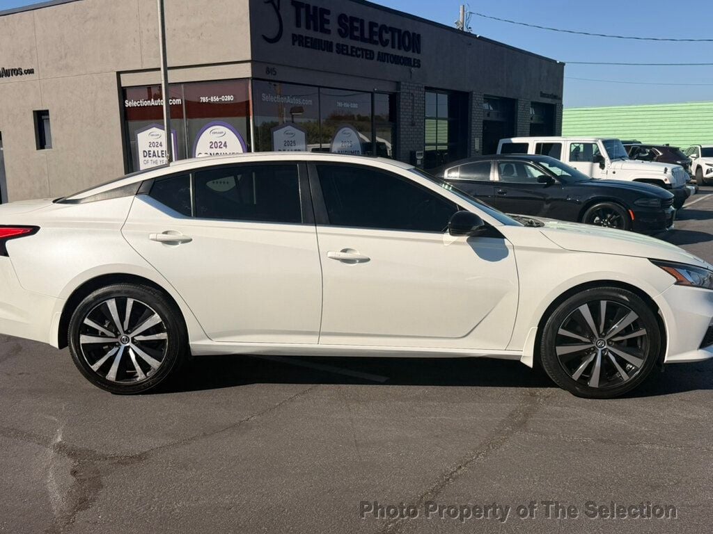 2019 Nissan Altima 2.5 SR photo 3