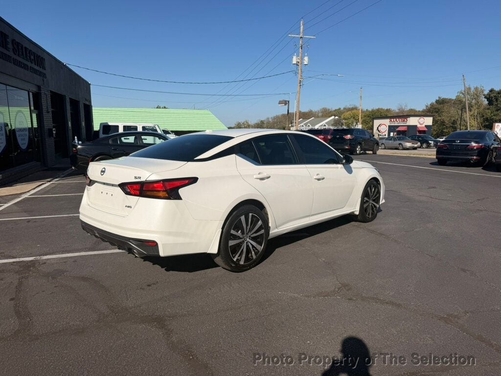 2019 Nissan Altima 2.5 SR photo 4
