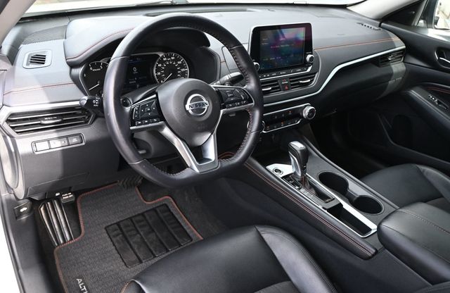 2019 Nissan Altima 2.5 SR Sedan - 23052638 - 9