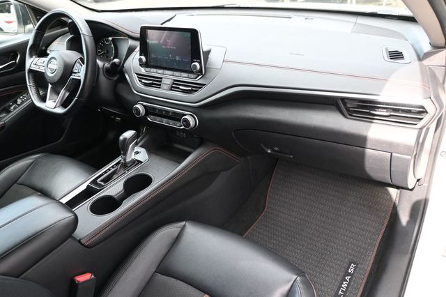 2019 Nissan Altima 2.5 SR Sedan - 23052638 - 11