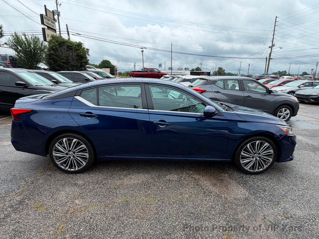 2019 Nissan Altima 2.5 SR Sedan - 23031470 - 3