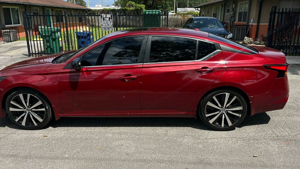2019 Nissan Altima 2.5 SR Sedan - 22808104 - 1