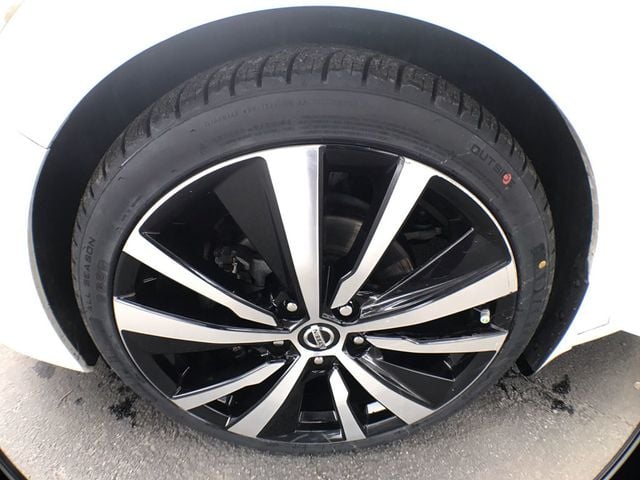 2019 Nissan Altima 2.5 SR Sedan - 22769505 - 9