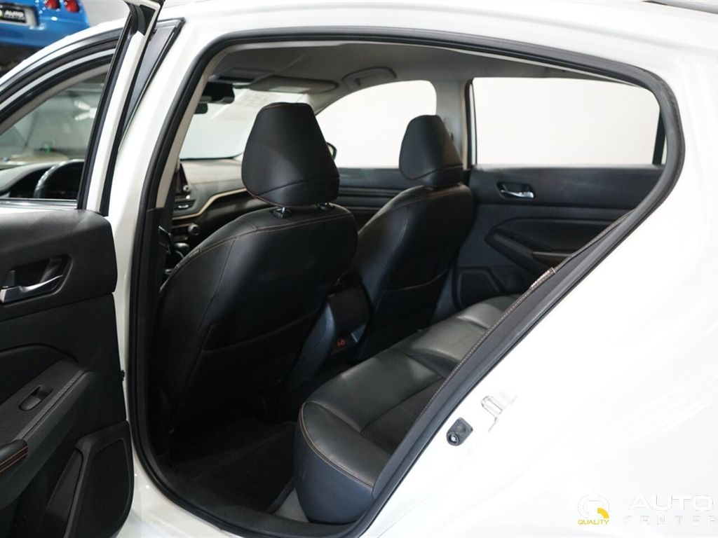 2019 Nissan Altima 2.5 SR Sedan - 23052853 - 25