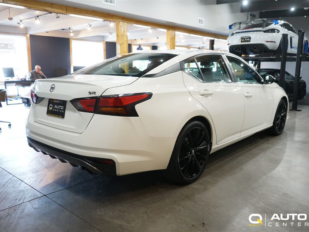 2019 Nissan Altima 2.5 SR Sedan - 23052853 - 3