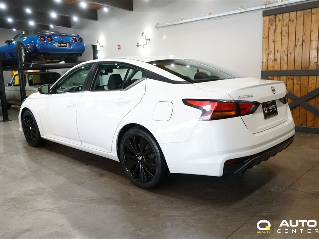 2019 Nissan Altima 2.5 SR Sedan - 23052853 - 5
