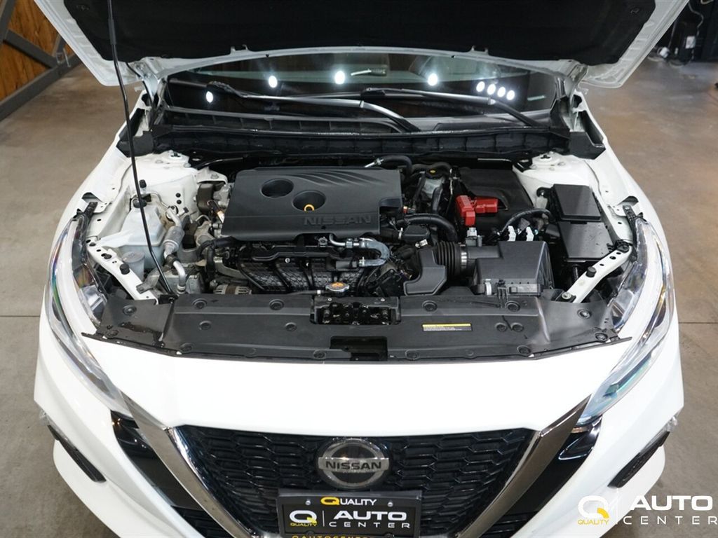2019 Nissan Altima 2.5 SR Sedan - 23052853 - 8