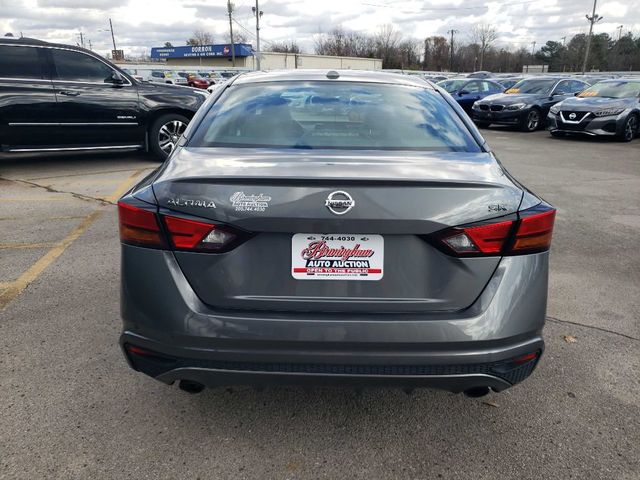 2019 Nissan Altima SR photo 6