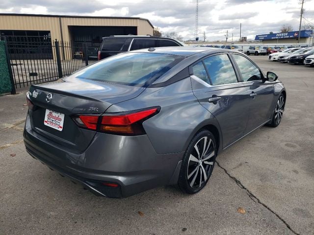 2019 Nissan Altima SR photo 7