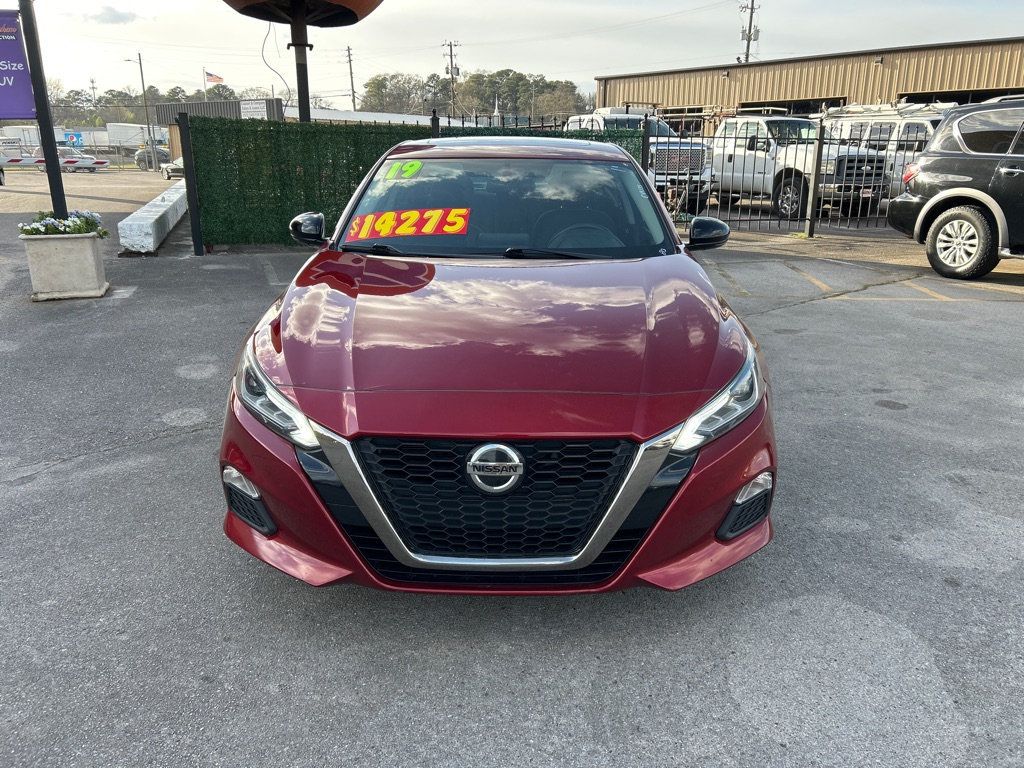 2019 Nissan Altima 2.5 SR photo 2