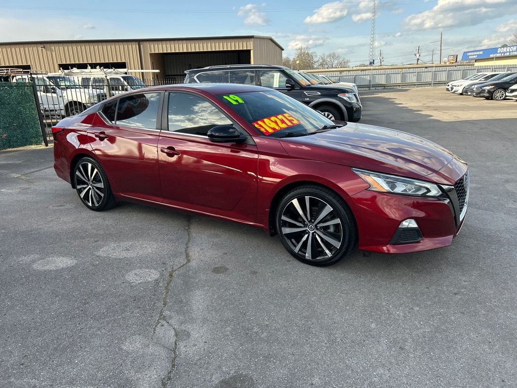 2019 Nissan Altima 2.5 SR photo 3