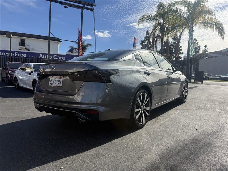 2019 Nissan Altima 2.5 SR Sedan - 22976360 - 11