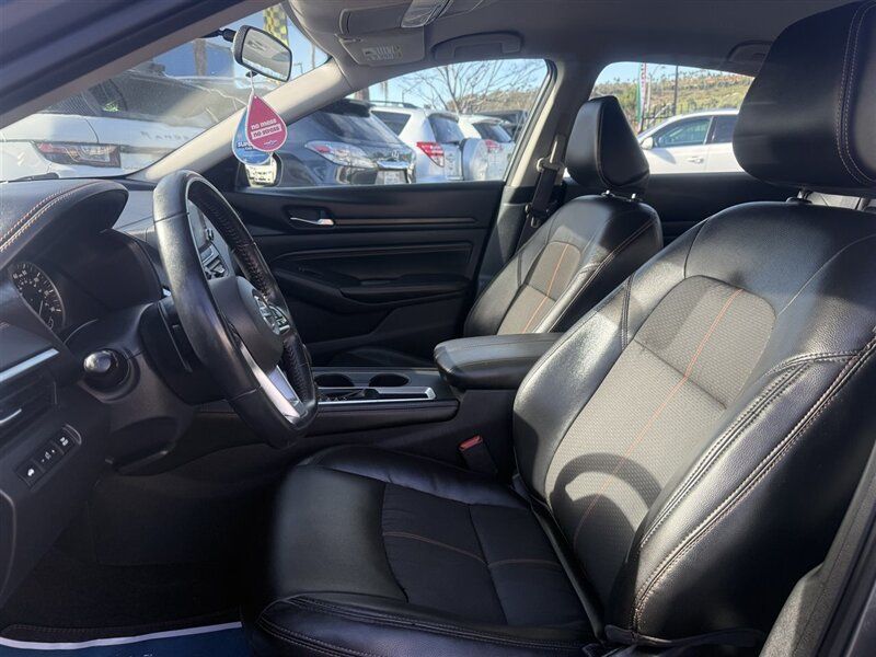 2019 Nissan Altima 2.5 SR Sedan - 22976360 - 4