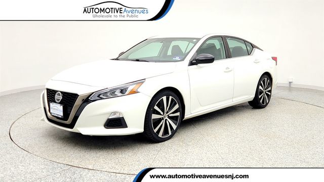 2019 Nissan Altima 2.5 SR Sedan w/ Apple CarPlay & Automatic Emergency Braking - 22996439 - 0