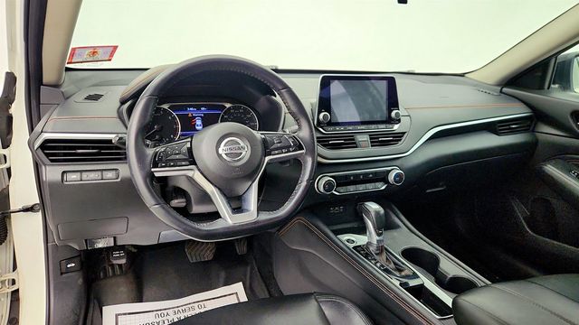 2019 Nissan Altima 2.5 SR Sedan w/ Apple CarPlay & Automatic Emergency Braking - 22996439 - 11