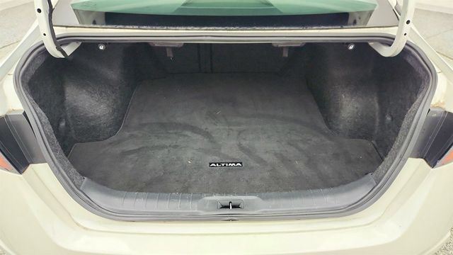 2019 Nissan Altima 2.5 SR Sedan w/ Apple CarPlay & Automatic Emergency Braking - 22996439 - 20