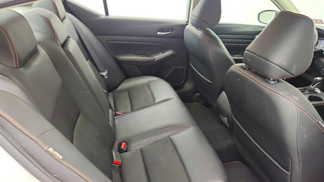 2019 Nissan Altima 2.5 SR Sedan w/ Apple CarPlay & Automatic Emergency Braking - 22996439 - 21