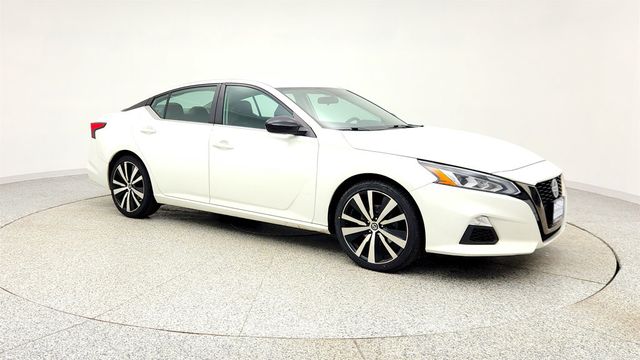 2019 Nissan Altima 2.5 SR Sedan w/ Apple CarPlay & Automatic Emergency Braking - 22996439 - 2