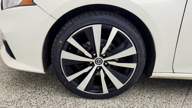 2019 Nissan Altima 2.5 SR Sedan w/ Apple CarPlay & Automatic Emergency Braking - 22996439 - 8