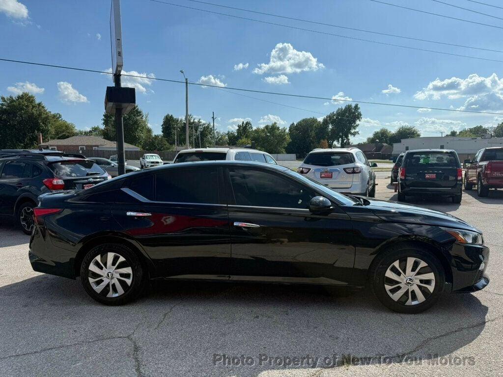 2019 Nissan Altima 2.5 photo 9