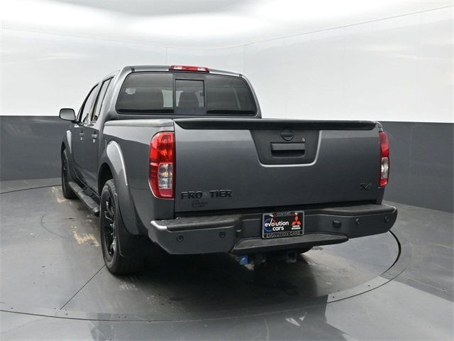 2019 Nissan Frontier Crew Cab SV photo 3