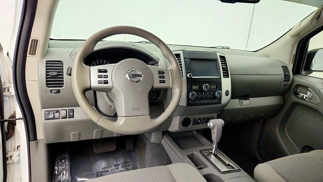 2019 Nissan Frontier Crew Cab 4x2 SV Automatic w/ Value Truck & Midnight Edition Pkgs - 23019612 - 11