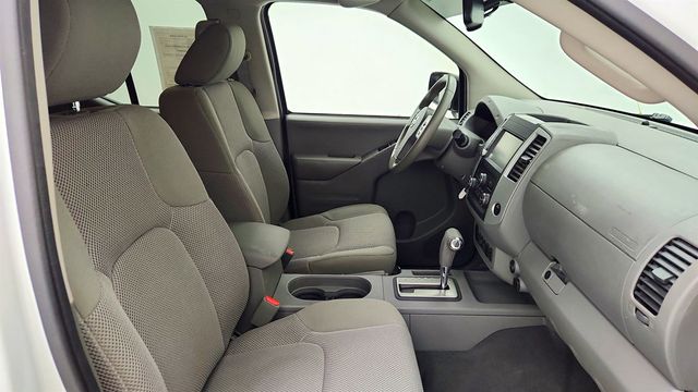 2019 Nissan Frontier Crew Cab 4x2 SV Automatic w/ Value Truck & Midnight Edition Pkgs - 23019612 - 22