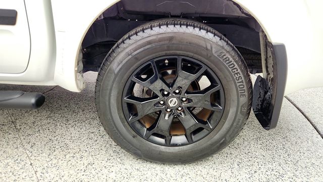 2019 Nissan Frontier Crew Cab 4x2 SV Automatic w/ Value Truck & Midnight Edition Pkgs - 23019612 - 8