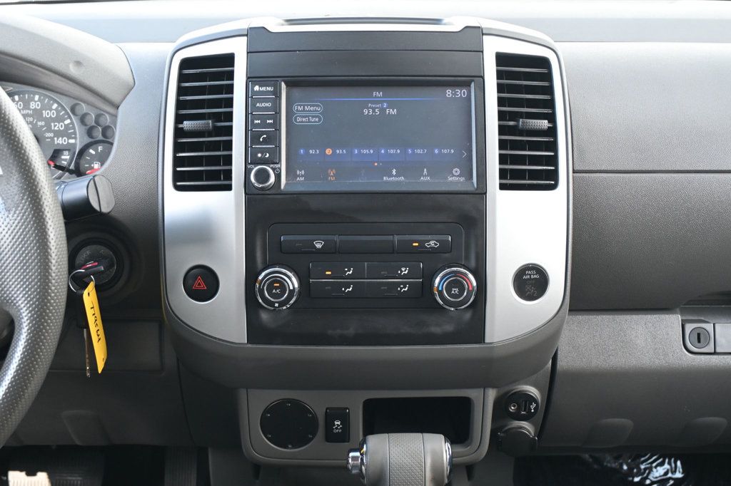2019 Nissan Frontier Crew Cab SV photo 3