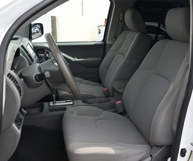 2019 Nissan Frontier Crew Cab SV Rough Country Suspension Lift - 23014400 - 15