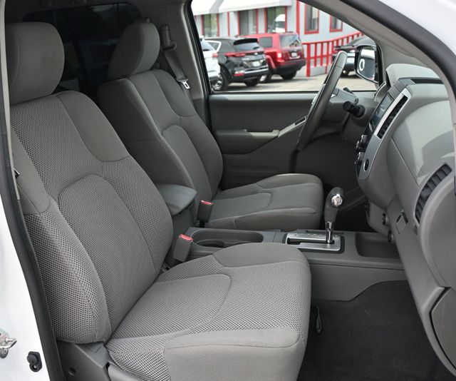 2019 Nissan Frontier Crew Cab SV Rough Country Suspension Lift - 23014400 - 17