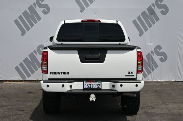 2019 Nissan Frontier Crew Cab SV Rough Country Suspension Lift - 23014400 - 4