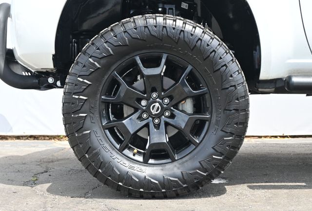 2019 Nissan Frontier Crew Cab SV Rough Country Suspension Lift - 23014400 - 6