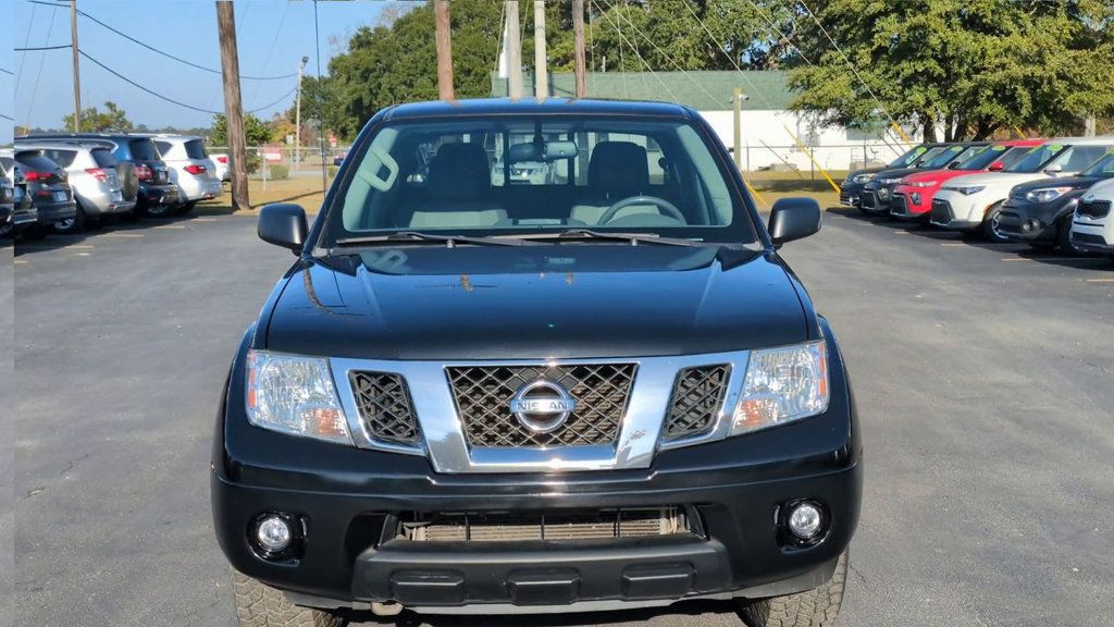 2019 Nissan Frontier SV photo 3