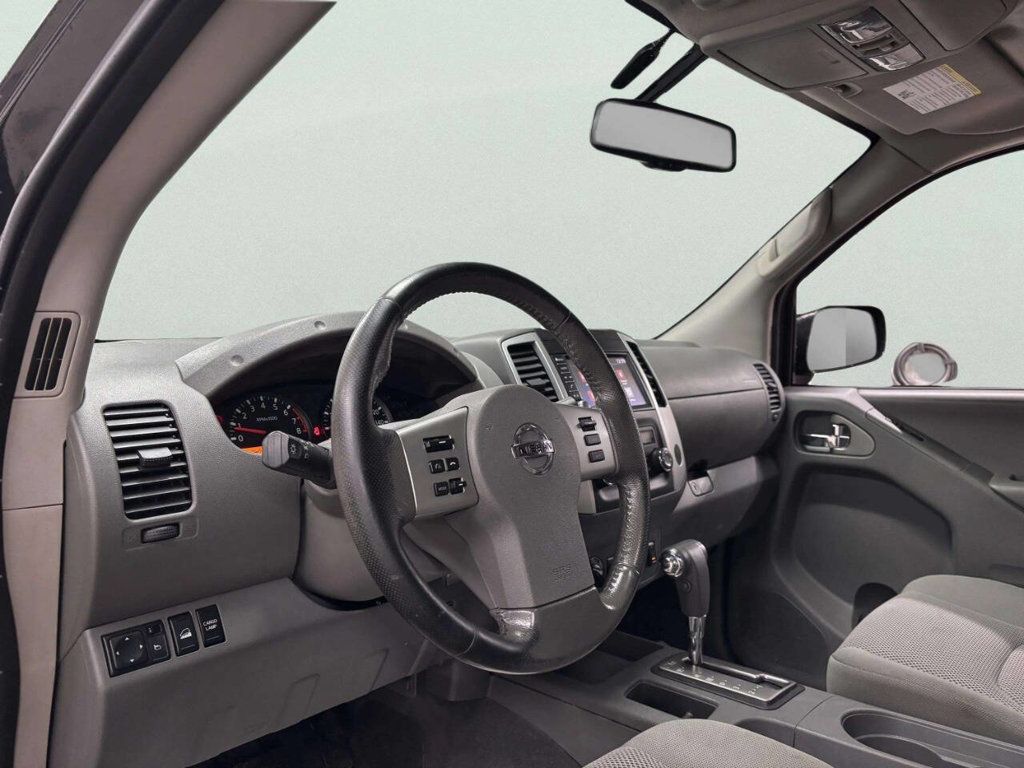 2019 Nissan Frontier SV 4x4 4dr Crew Cab 5 ft. SB 5A - 22995227 - 10