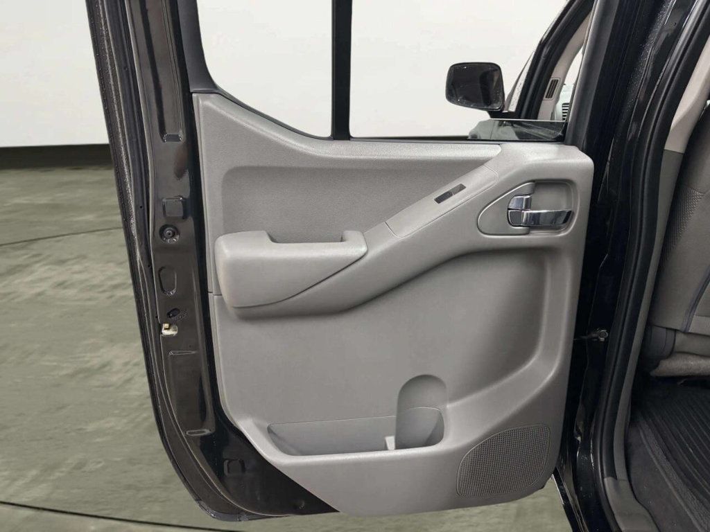 2019 Nissan Frontier SV 4x4 4dr Crew Cab 5 ft. SB 5A - 22995227 - 13