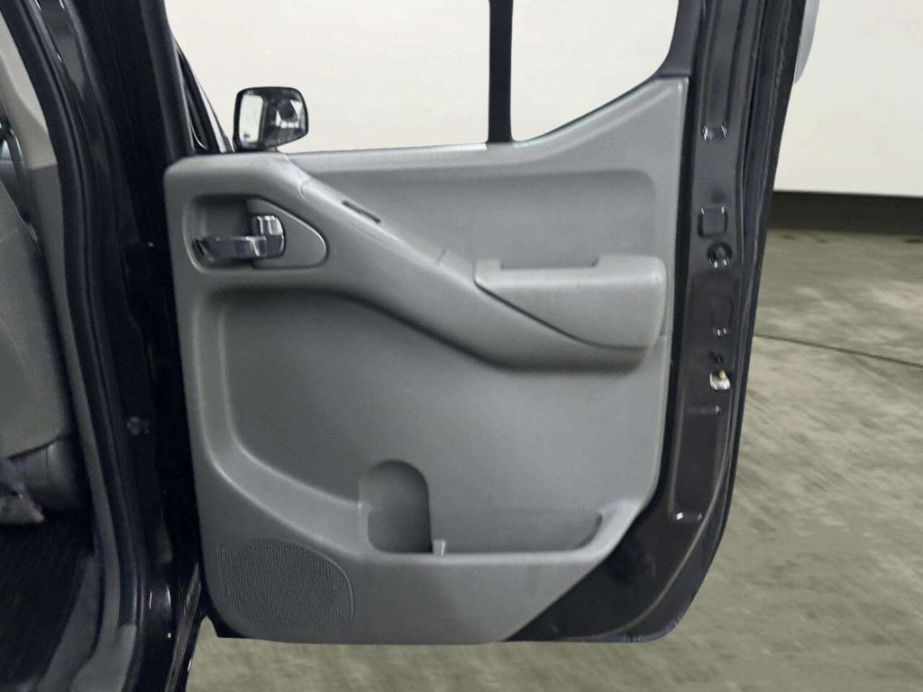 2019 Nissan Frontier SV 4x4 4dr Crew Cab 5 ft. SB 5A - 22995227 - 16