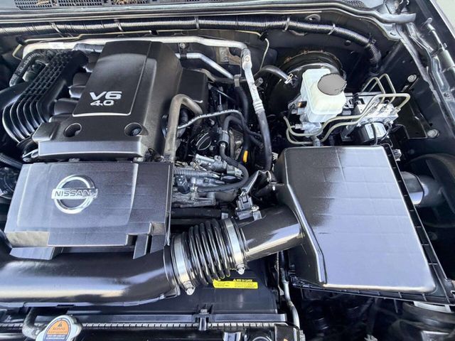 2019 Nissan Frontier SV 4x4 4dr Crew Cab 5 ft. SB 5A - 23050912 - 10