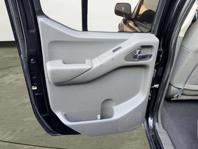 2019 Nissan Frontier SV 4x4 4dr Crew Cab 5 ft. SB 5A - 23050912 - 17