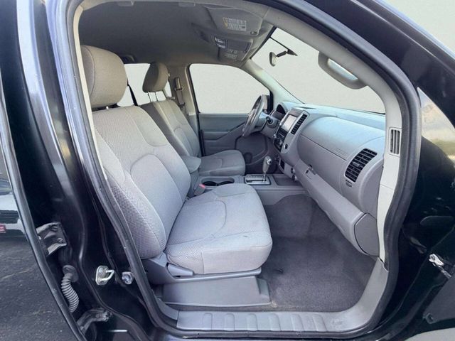 2019 Nissan Frontier SV 4x4 4dr Crew Cab 5 ft. SB 5A - 23050912 - 25